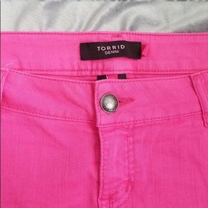 TORRID PINK JEAN SHORTS SIZE 2/SIZE 14 STRETCHY